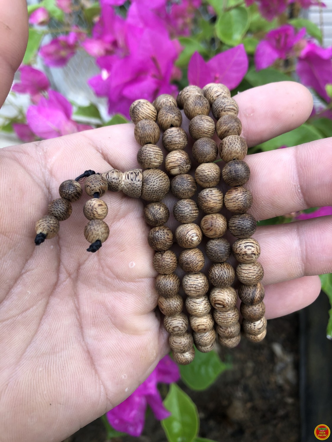 Vòng tay trầm hương KIẾN NÚI 108 hạt 6 li